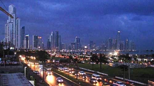Panama City bei Nacht